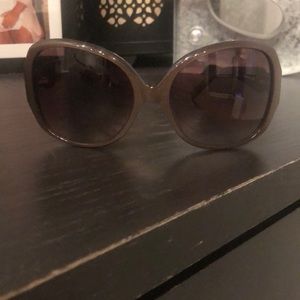 Vera Bradley Laura sunglasses no. 130